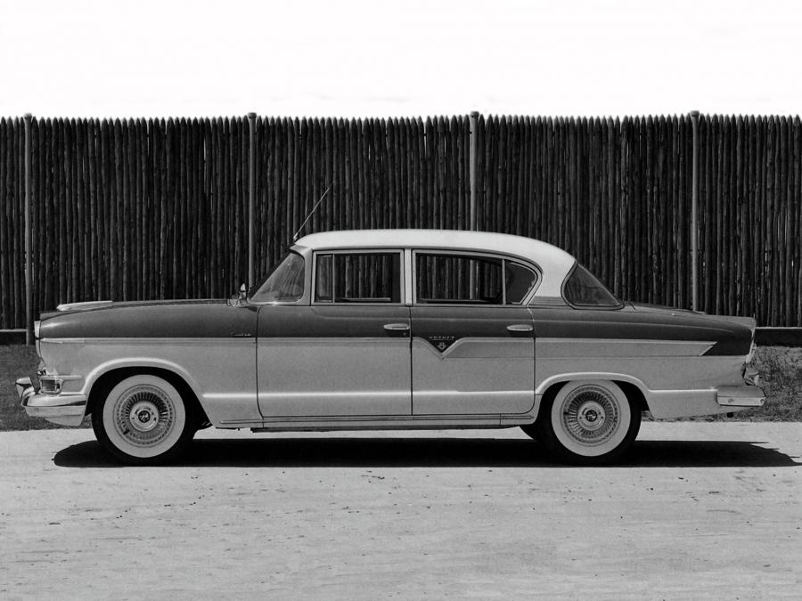  Hudson Hornet Custom Sedan (35685-2) 1956 года  (фото 8 из 8)